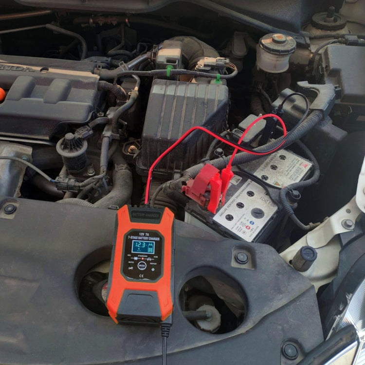 Caricabatterie per riparazione auto / moto FOXSUR 12V 7A Caricabatteria al piombo a 7 stadi + modalità multi-batteria, US Plug, EU Plug, JP Plug, UK Plug